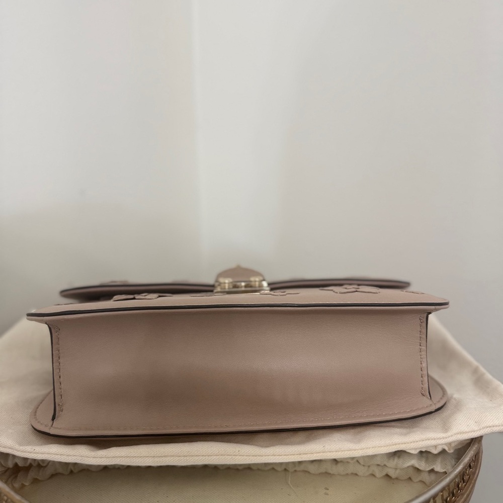 VALENTINO GARAVANI VITELLO FLOWER WITH ROCKSTUDS - Picture 6 of 11